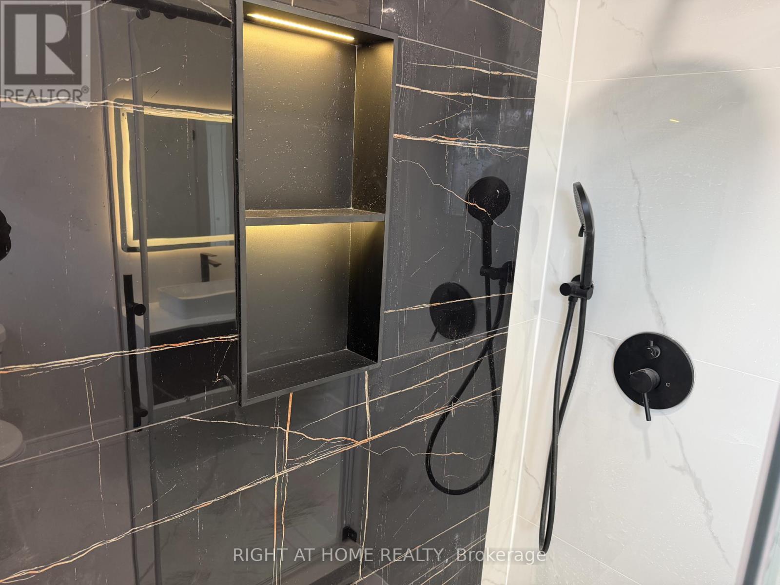 25 Mango Drive, Toronto, Ontario  M2K 2E9 - Photo 21 - C12635504