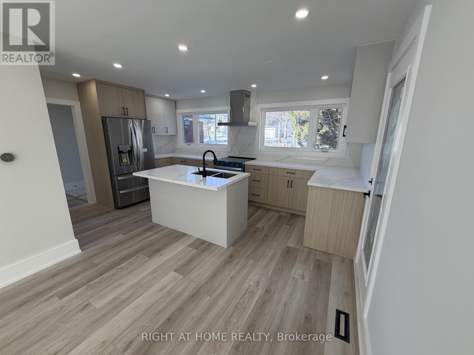 25 Mango Drive, Toronto, Ontario  M2K 2E9 - Photo 6 - C12635504