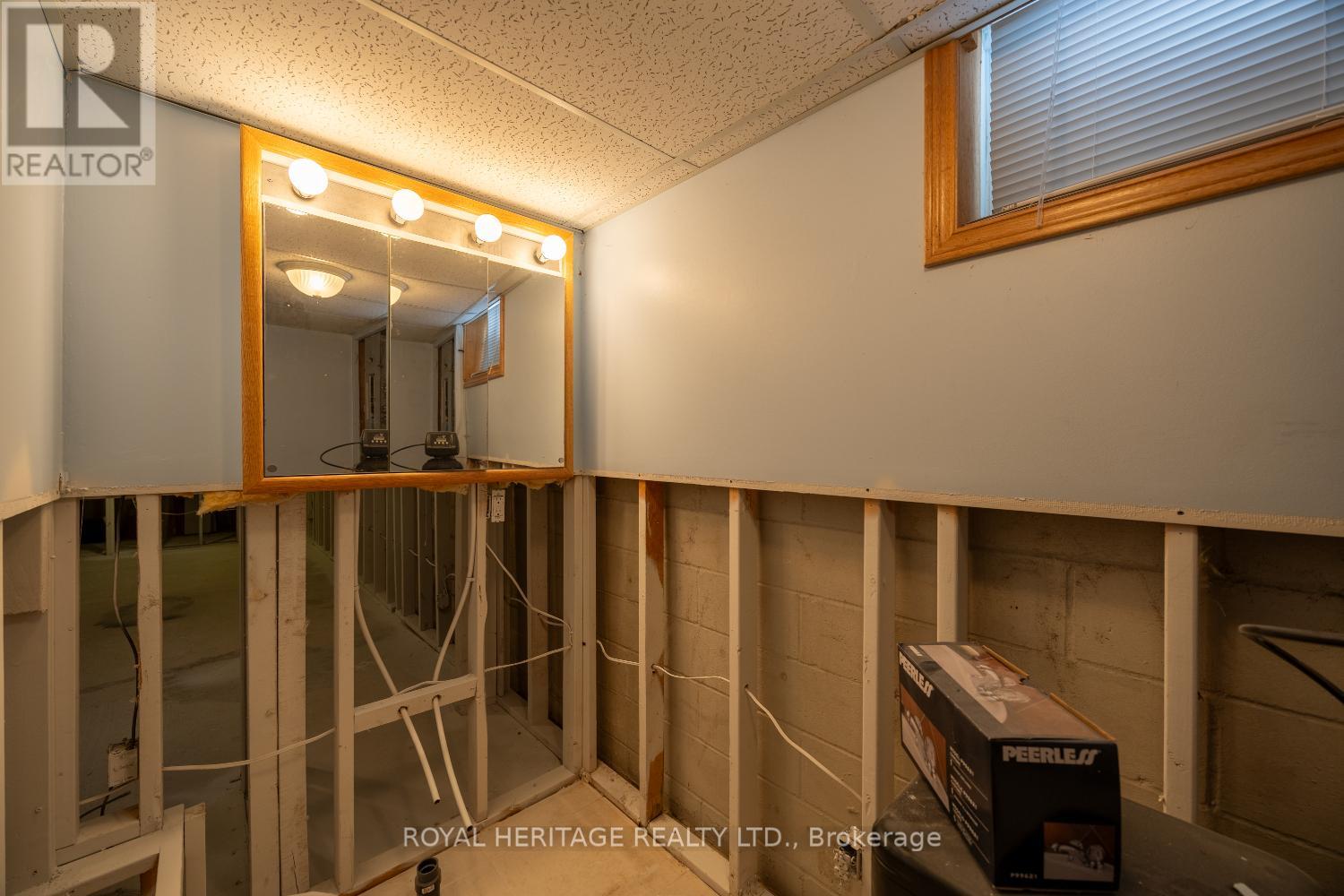 31 Wellington Street, Brock, Ontario  L0K 1A0 - Photo 34 - N12634348