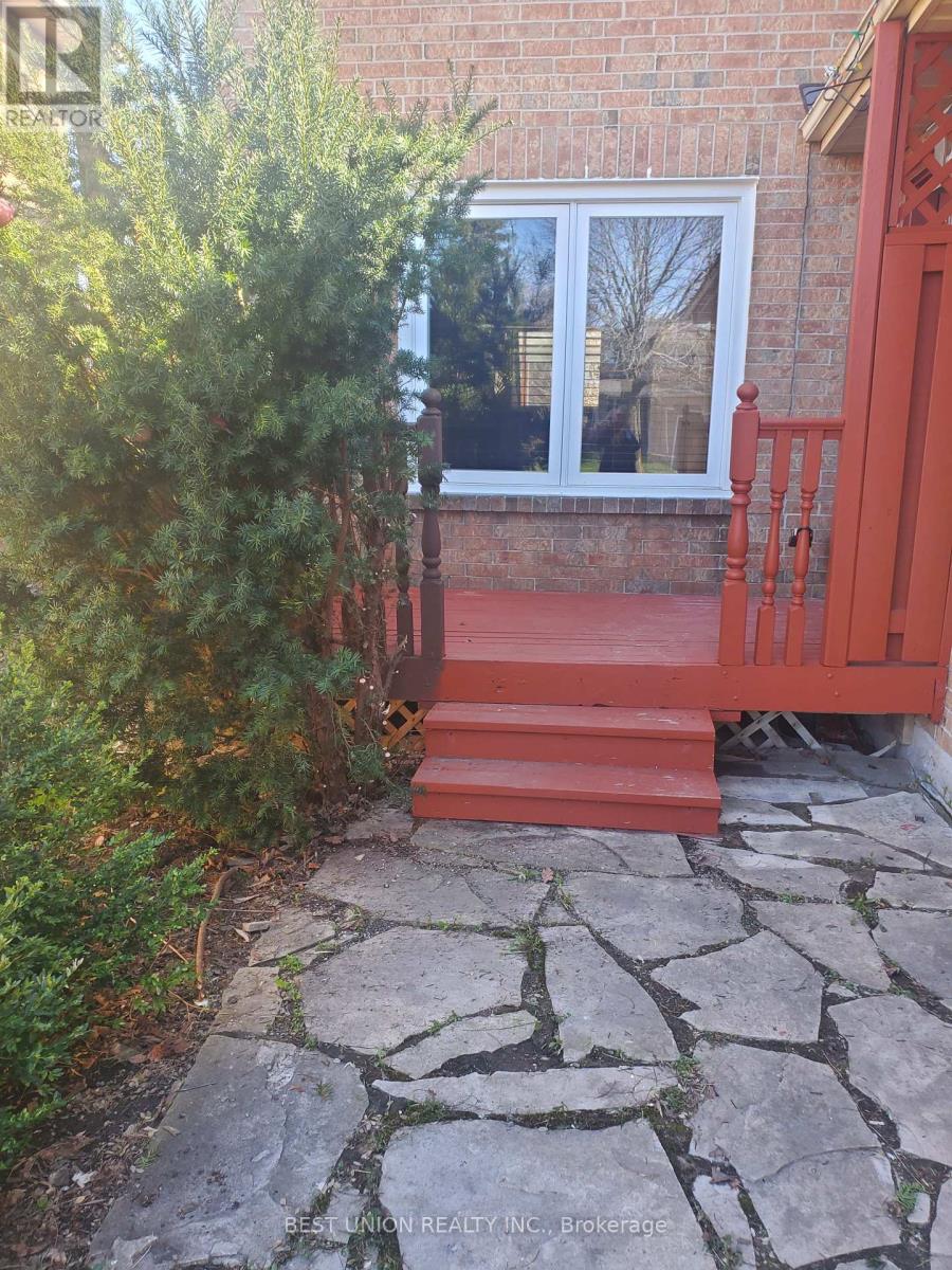 104 Houseman Crescent, Richmond Hill (North Richvale), Ontario  L4C 7S5 - Photo 2 - N12635498