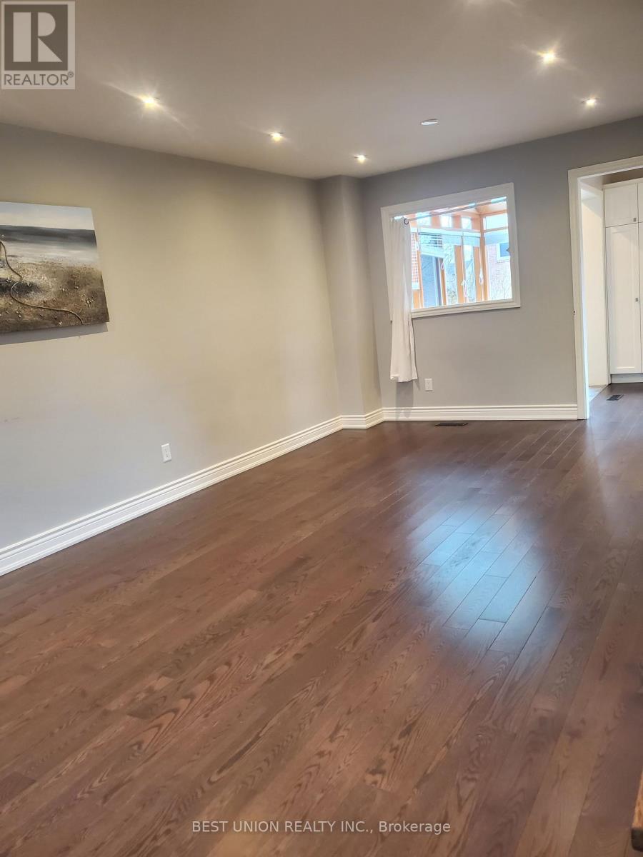 104 Houseman Crescent, Richmond Hill (North Richvale), Ontario  L4C 7S5 - Photo 3 - N12635498