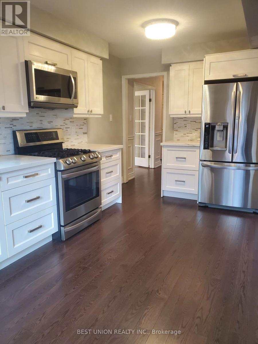 104 Houseman Crescent, Richmond Hill (North Richvale), Ontario  L4C 7S5 - Photo 6 - N12635498