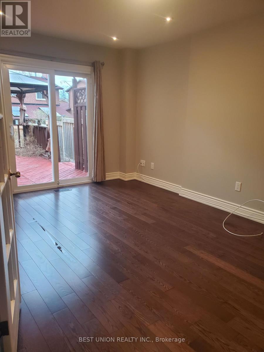 104 Houseman Crescent, Richmond Hill (North Richvale), Ontario  L4C 7S5 - Photo 7 - N12635498