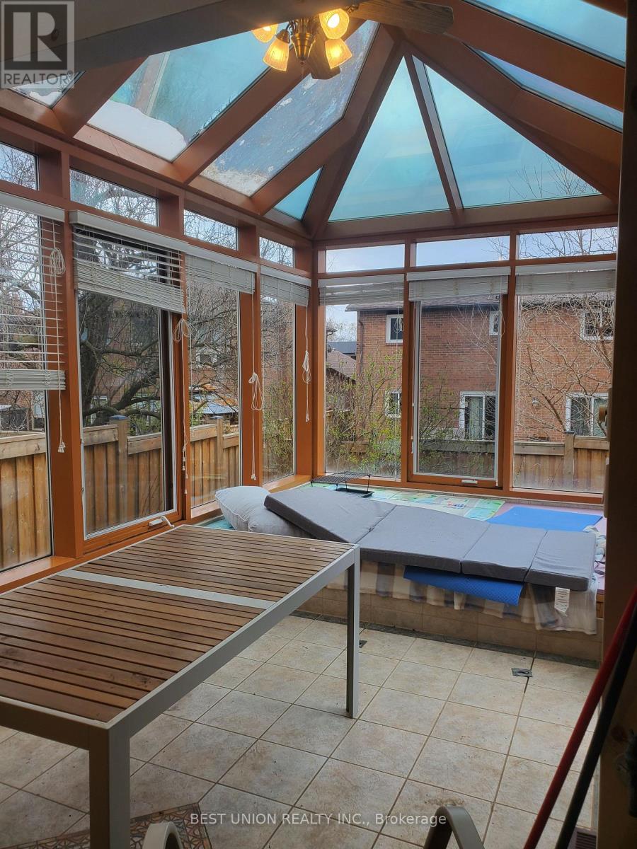 104 Houseman Crescent, Richmond Hill (North Richvale), Ontario  L4C 7S5 - Photo 8 - N12635498