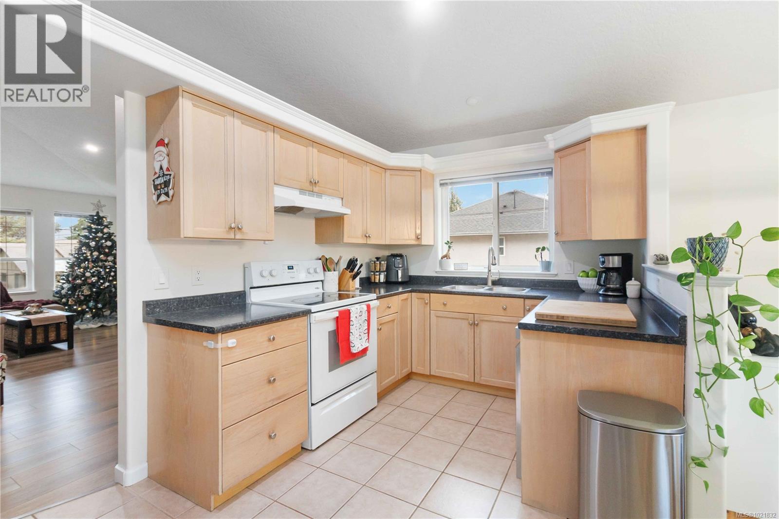 A 3037 Pickford Rd, Colwood, British Columbia  V9B 2L3 - Photo 10 - 1021832