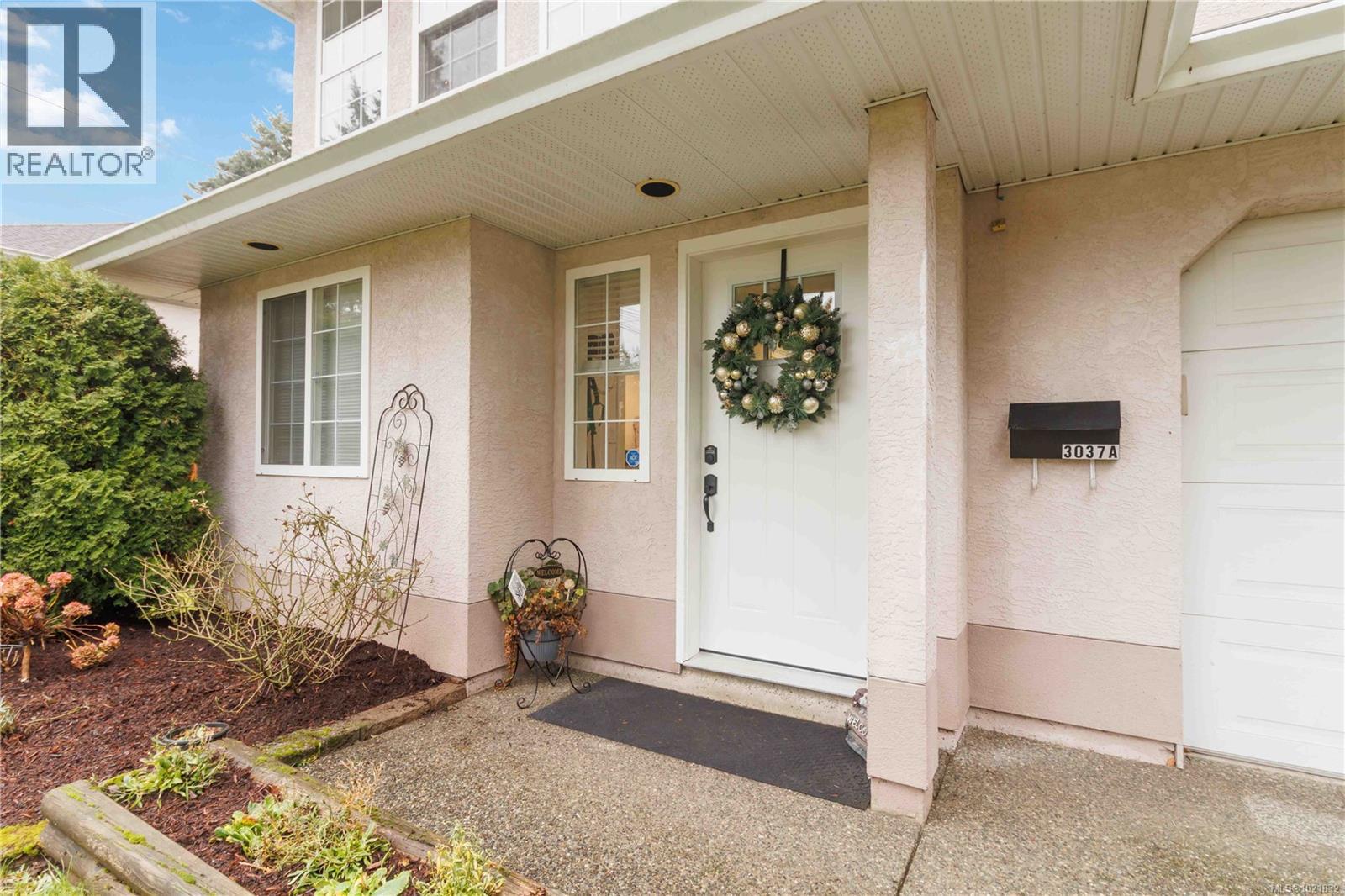 A 3037 Pickford Rd, Colwood, British Columbia  V9B 2L3 - Photo 4 - 1021832