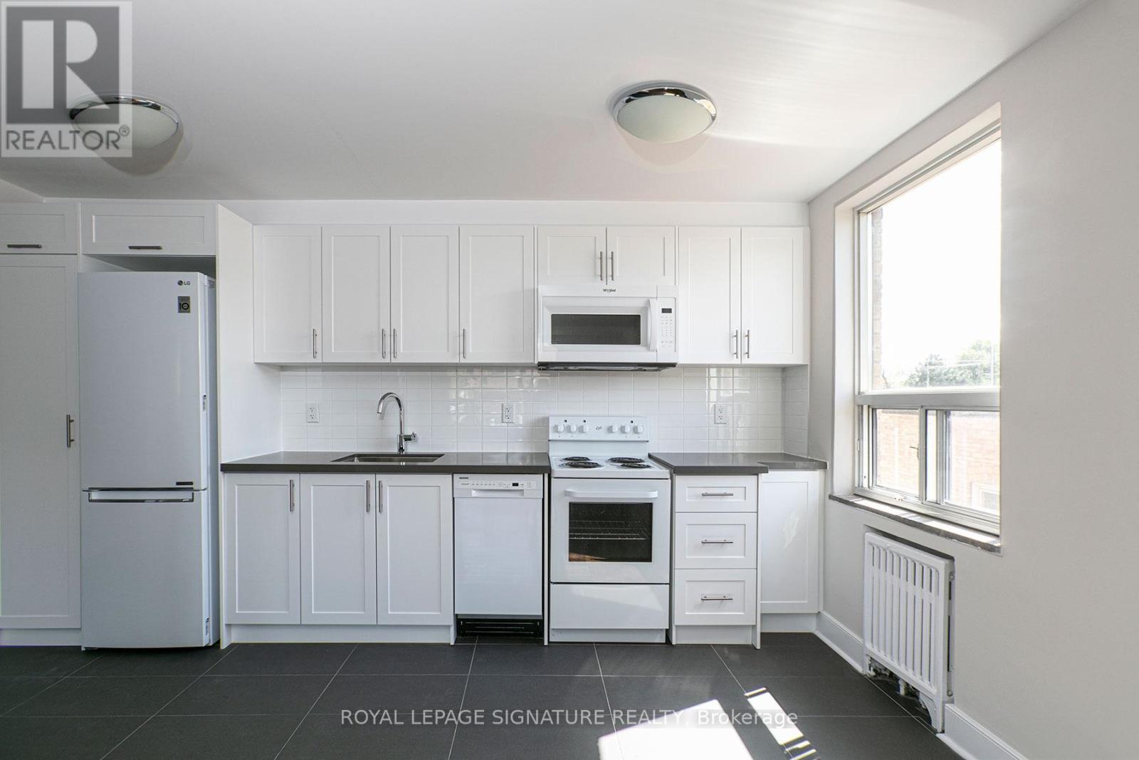 401 - 990 Avenue Road, Toronto, Ontario  M5P 2K8 - Photo 2 - C12633856