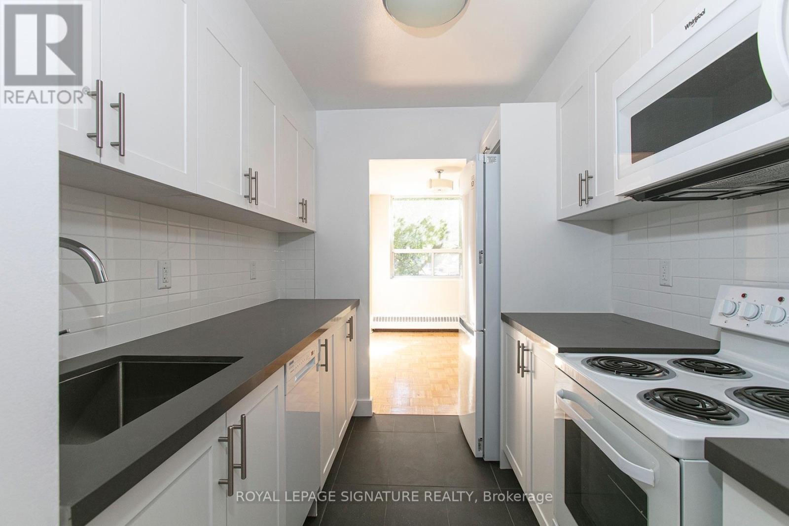 802 - 490 Eglinton Avenue E, Toronto, Ontario  M4P 1M4 - Photo 3 - C12634644