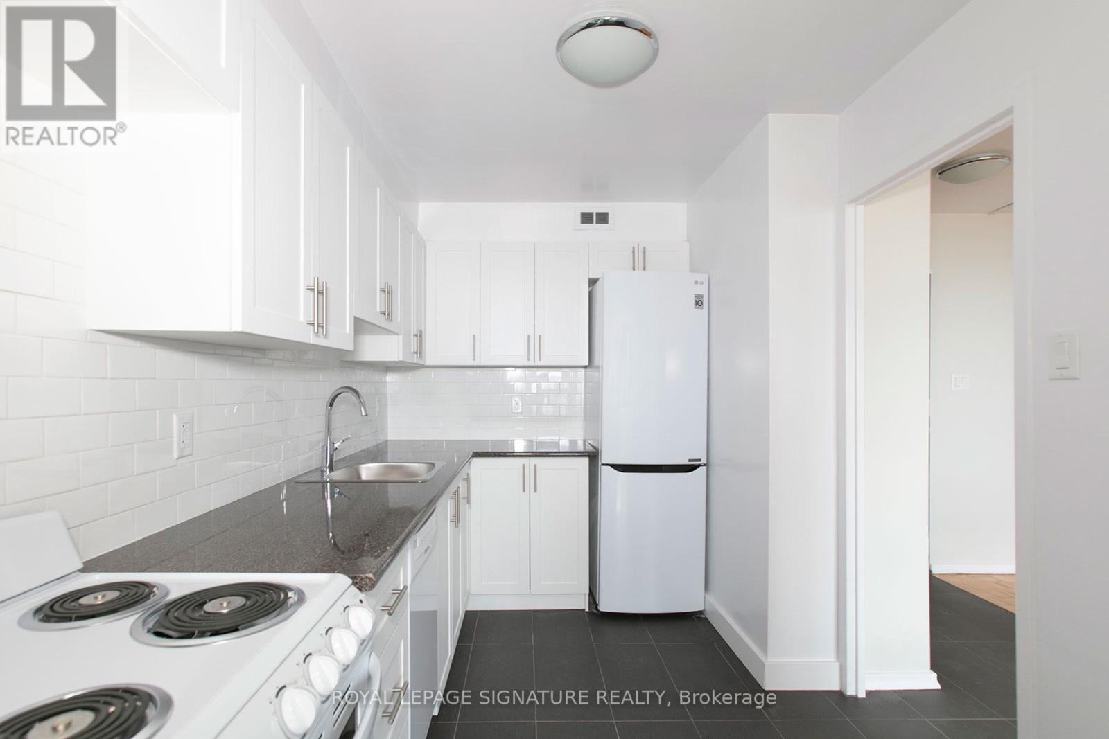 1107 - 6200 Bathurst Street, Toronto, Ontario  M2R 2A3 - Photo 4 - C12634698