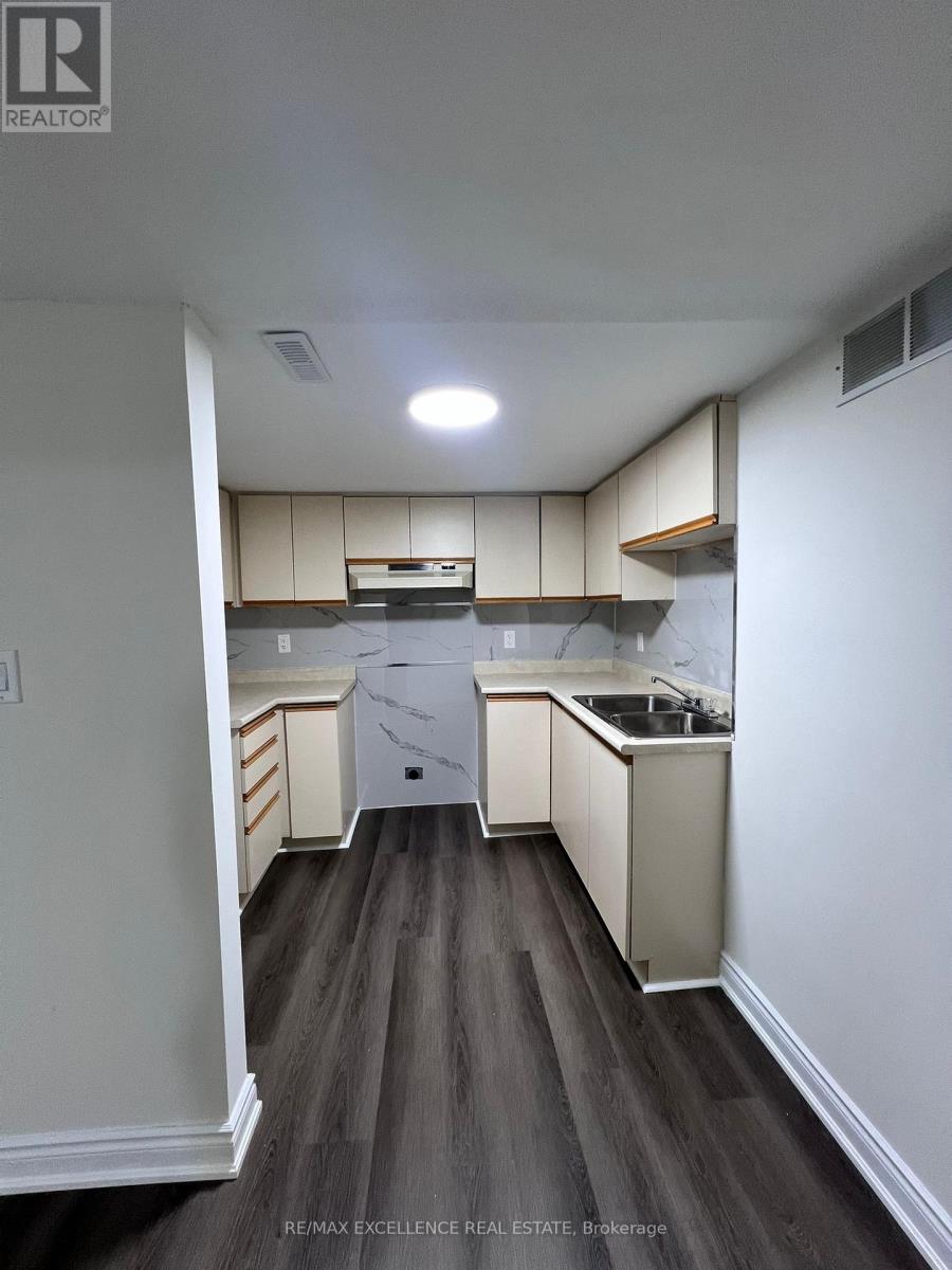 Basement - 24 Billingsley Court, Brampton (Fletcher's Creek South), Ontario  L6W 4M8 - Photo 8 - W12635484