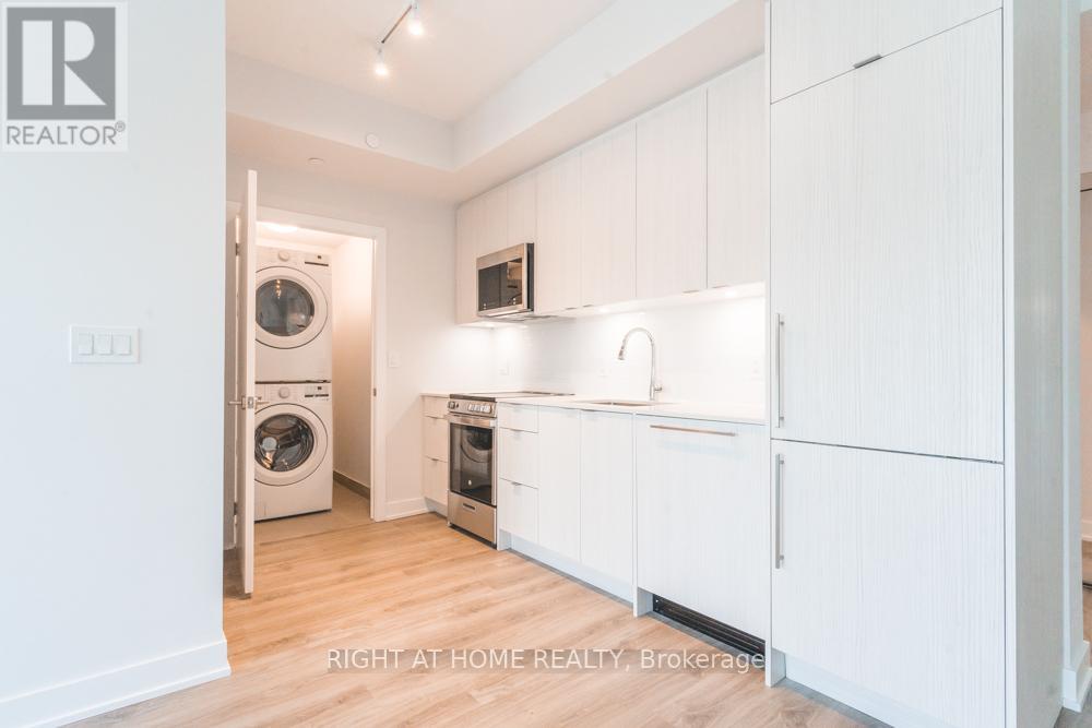 622 - 4130 Parkside Village Drive, Mississauga, Ontario  L5B 0L7 - Photo 4 - W12635502