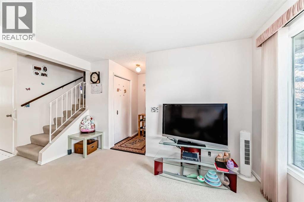 49, 380 Bermuda Drive Nw, Calgary, Alberta  T3K 2B2 - Photo 3 - A2265615