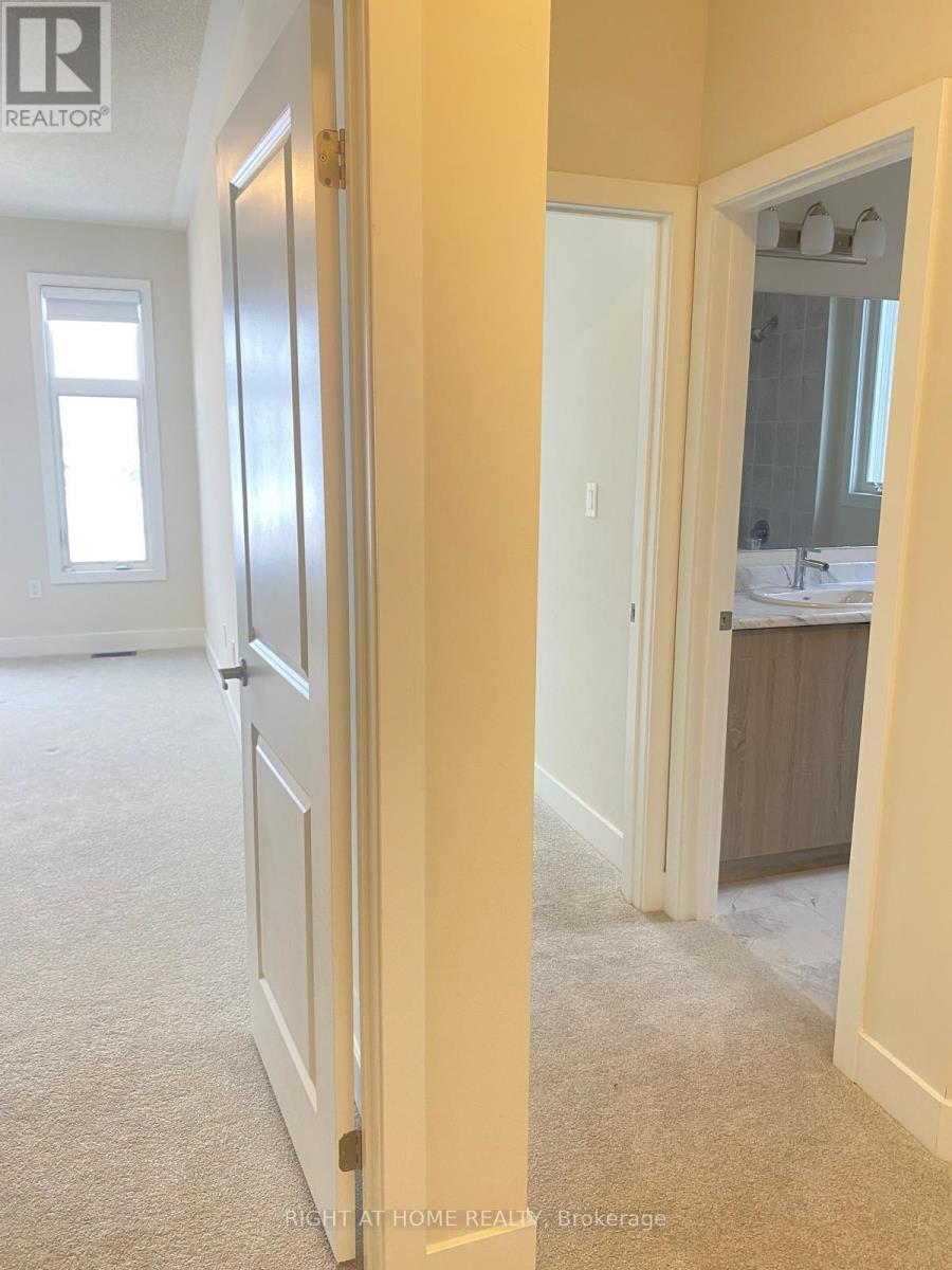 1284 Muller Lane, Oakville, Ontario  L6H 7G1 - Photo 7 - W12599478