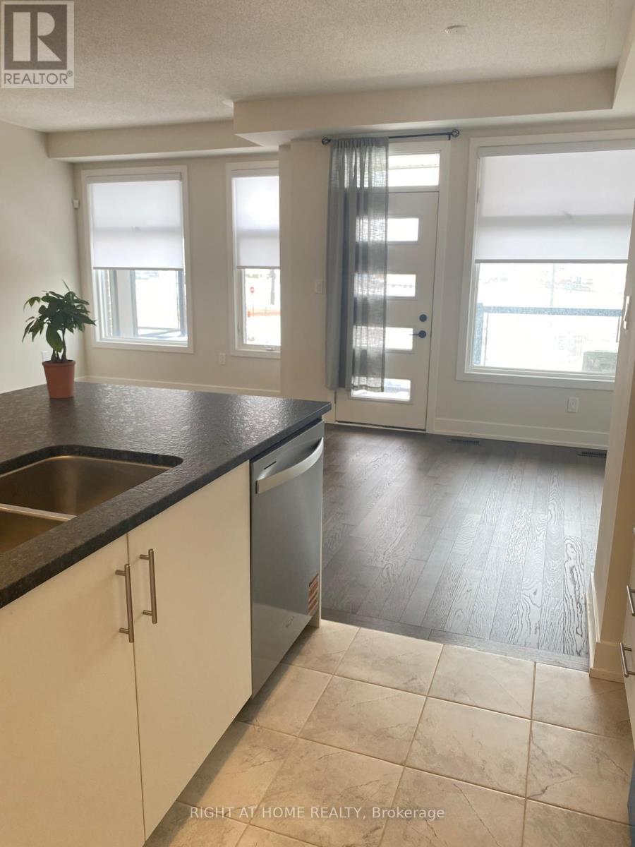 1284 Muller Lane, Oakville, Ontario  L6H 7G1 - Photo 9 - W12599478