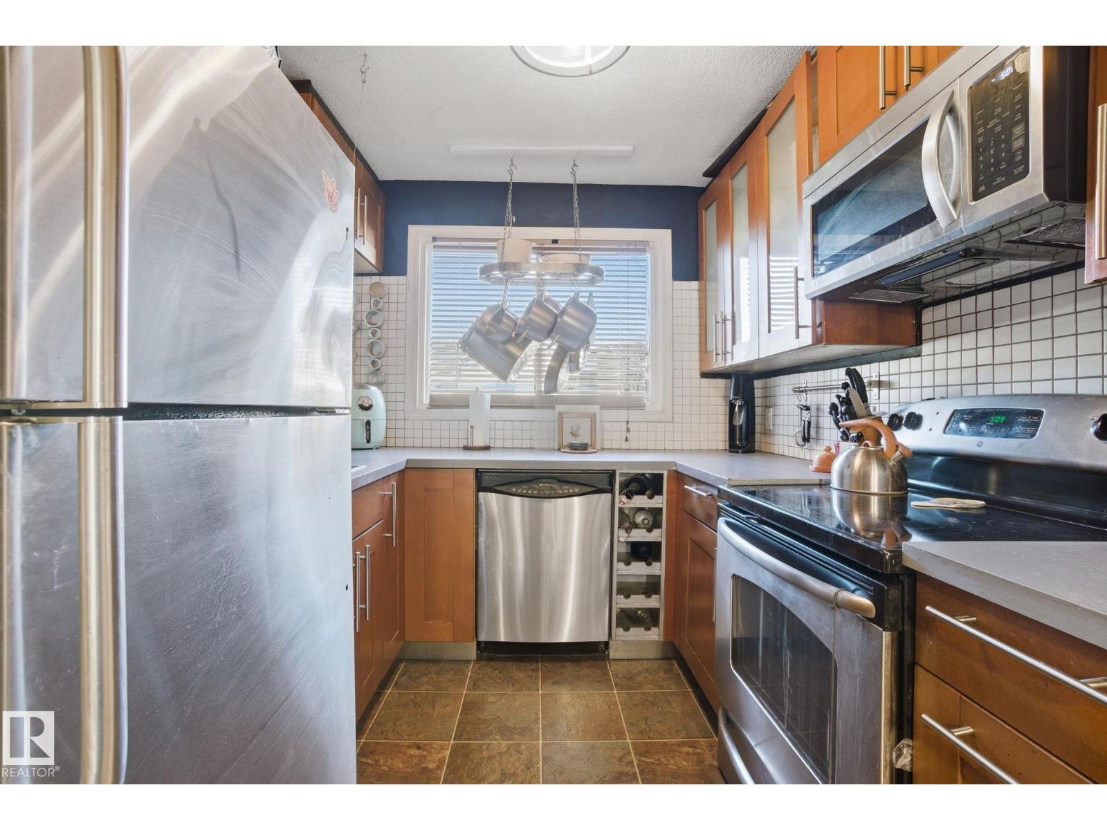 223 Dickinsfield Co Nw, Edmonton, Alberta T5E 5V8 - Photo 4 - E4468200