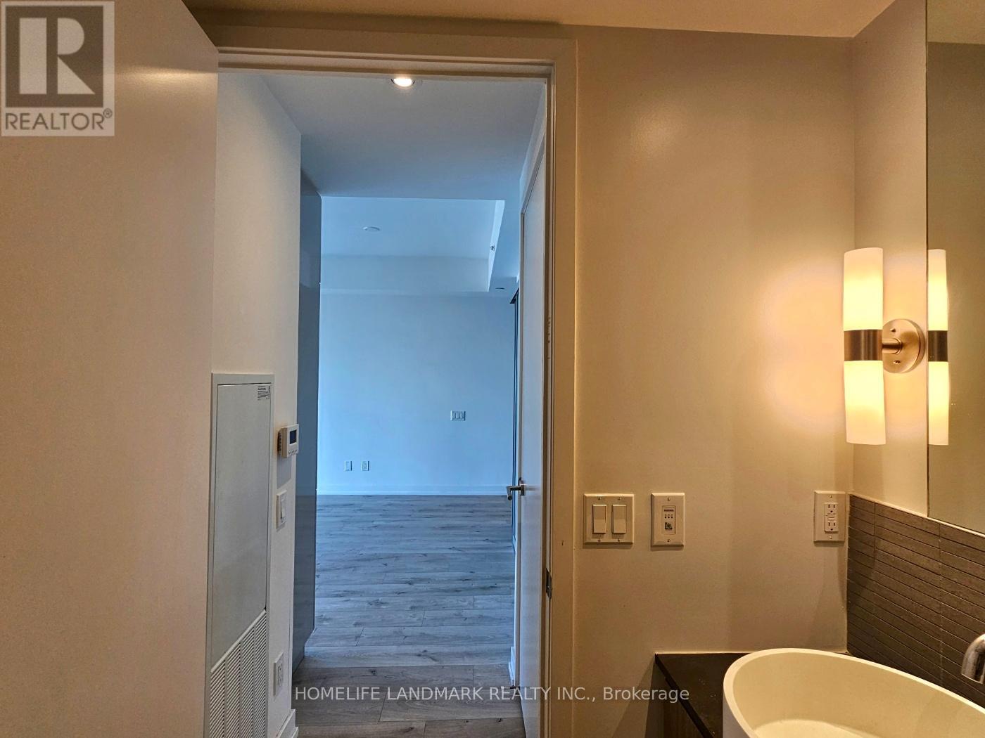 1502 - 161 Roehampton Avenue, Toronto, Ontario  M4P 1P9 - Photo 15 - C12635512