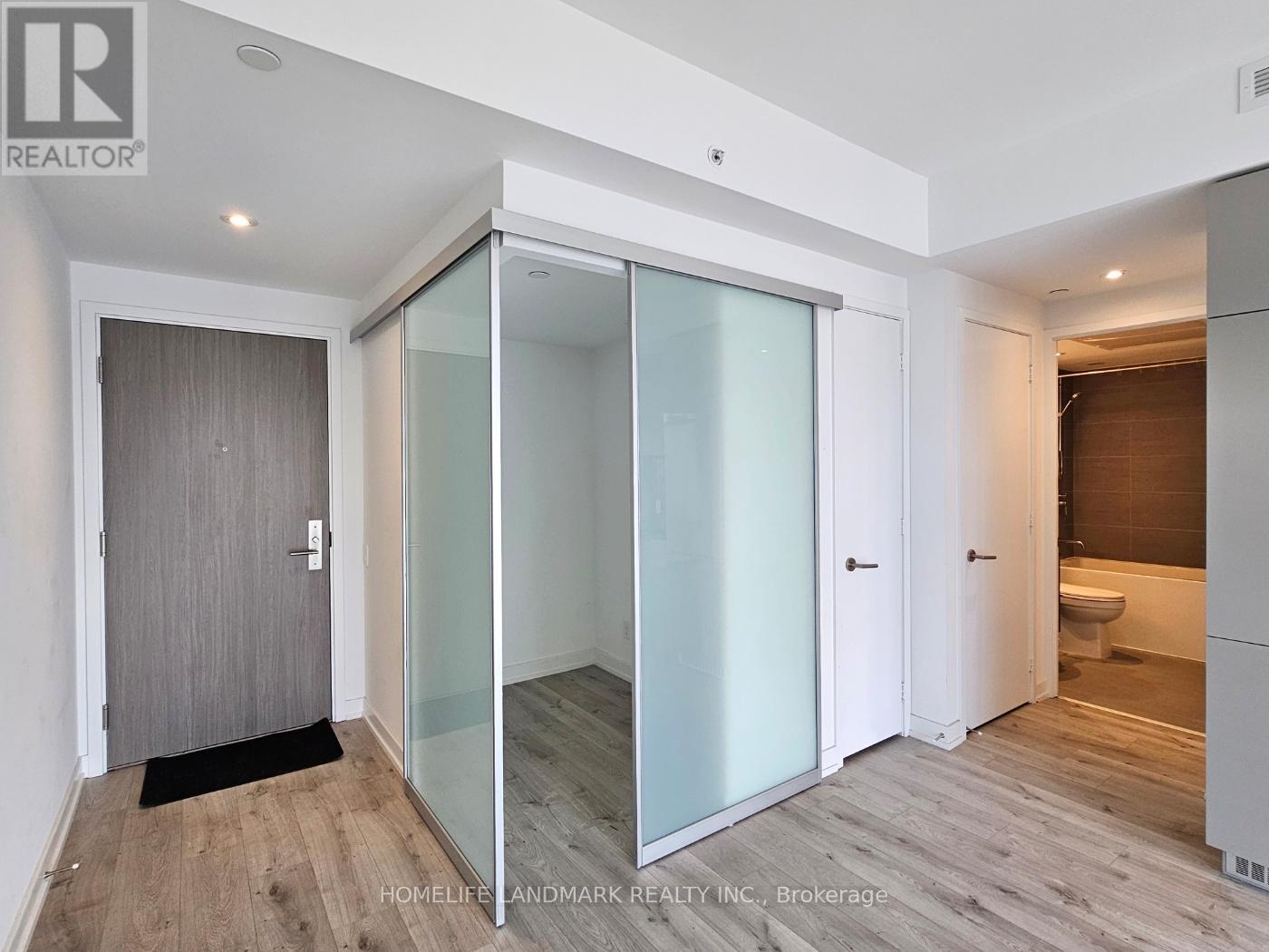 1502 - 161 Roehampton Avenue, Toronto, Ontario  M4P 1P9 - Photo 3 - C12635512