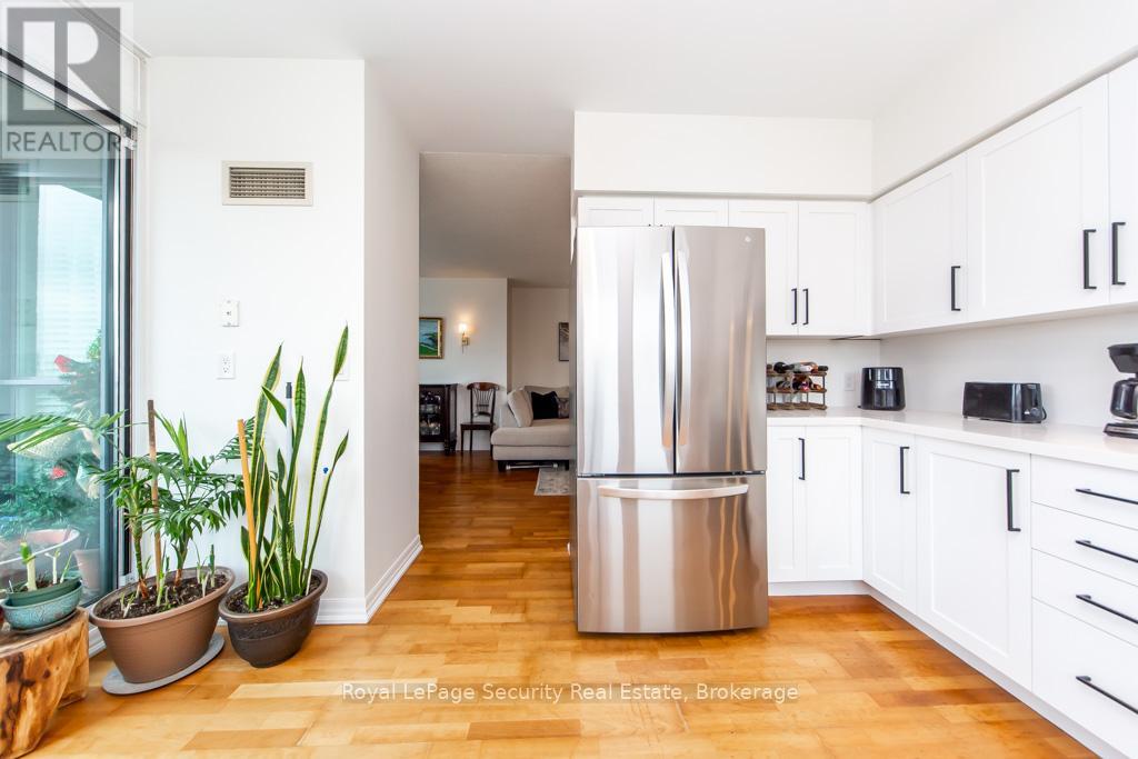 1402 - 38 Fontenay Court, Toronto, Ontario  M9A 5H5 - Photo 20 - W12542278