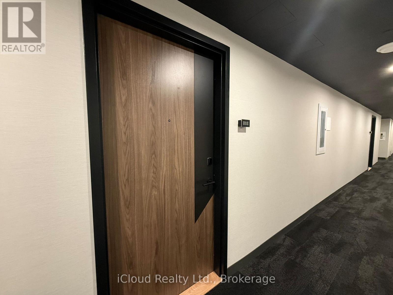 808 - 1037 THE QUEENSWAY, Toronto, Ontario