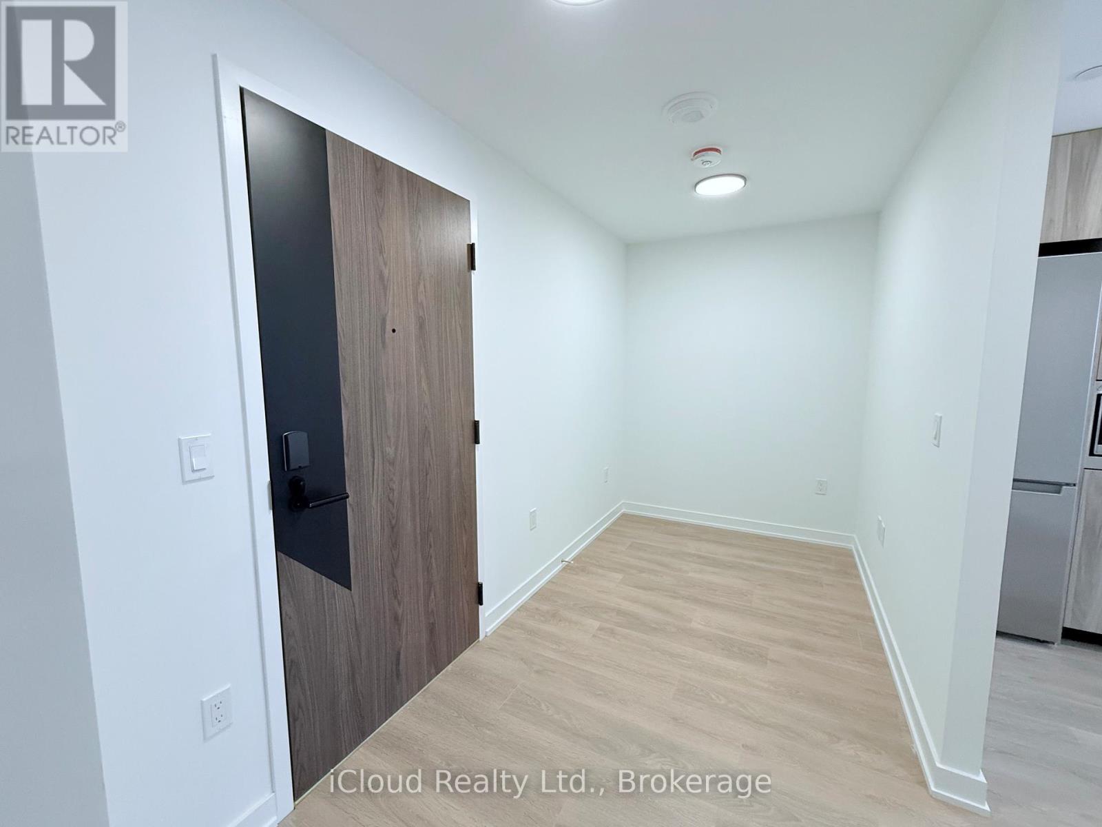 808 - 1037 The Queensway, Toronto, Ontario  M8Z 0H5 - Photo 2 - W12634034