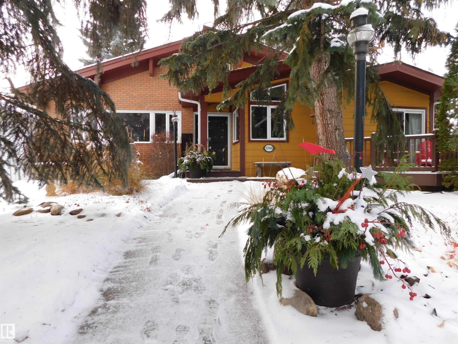 5704 144 St Nw, Edmonton, Alberta  T6H 4H4 - Photo 1 - E4468152