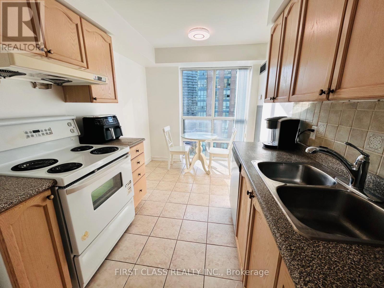 1506 - 28 Olive Avenue, Toronto (Willowdale East), Ontario  M2N 4N5 - Photo 6 - C12635548