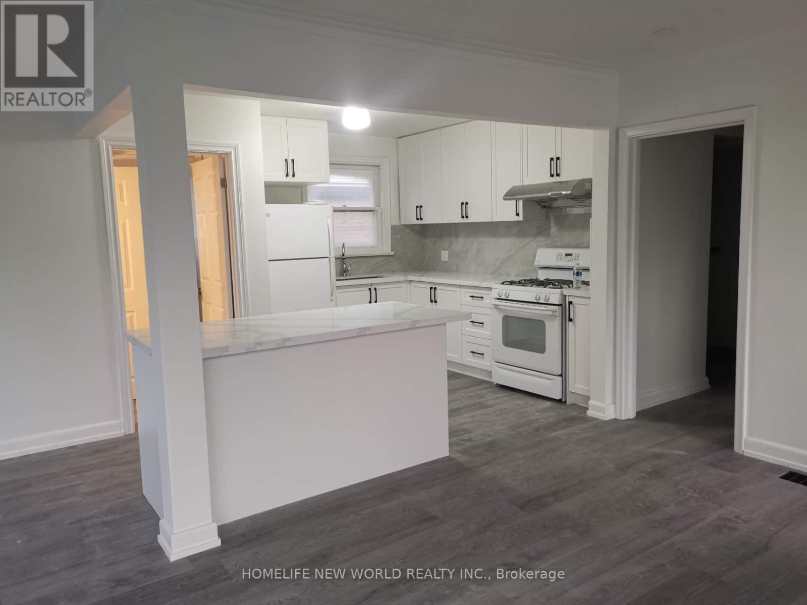 271 Conestoga Avenue, Richmond Hill (Harding), Ontario  L4C 2H3 - Photo 4 - N12635538