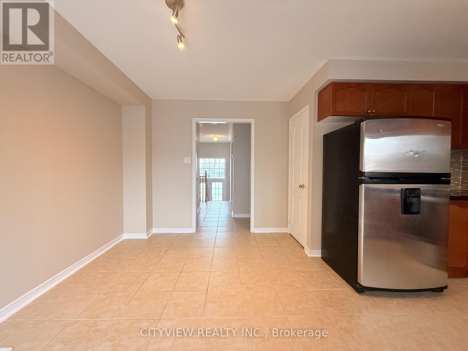 5727 Retreat Street, Mississauga, Ontario  L5R 0B5 - Photo 11 - W12635522