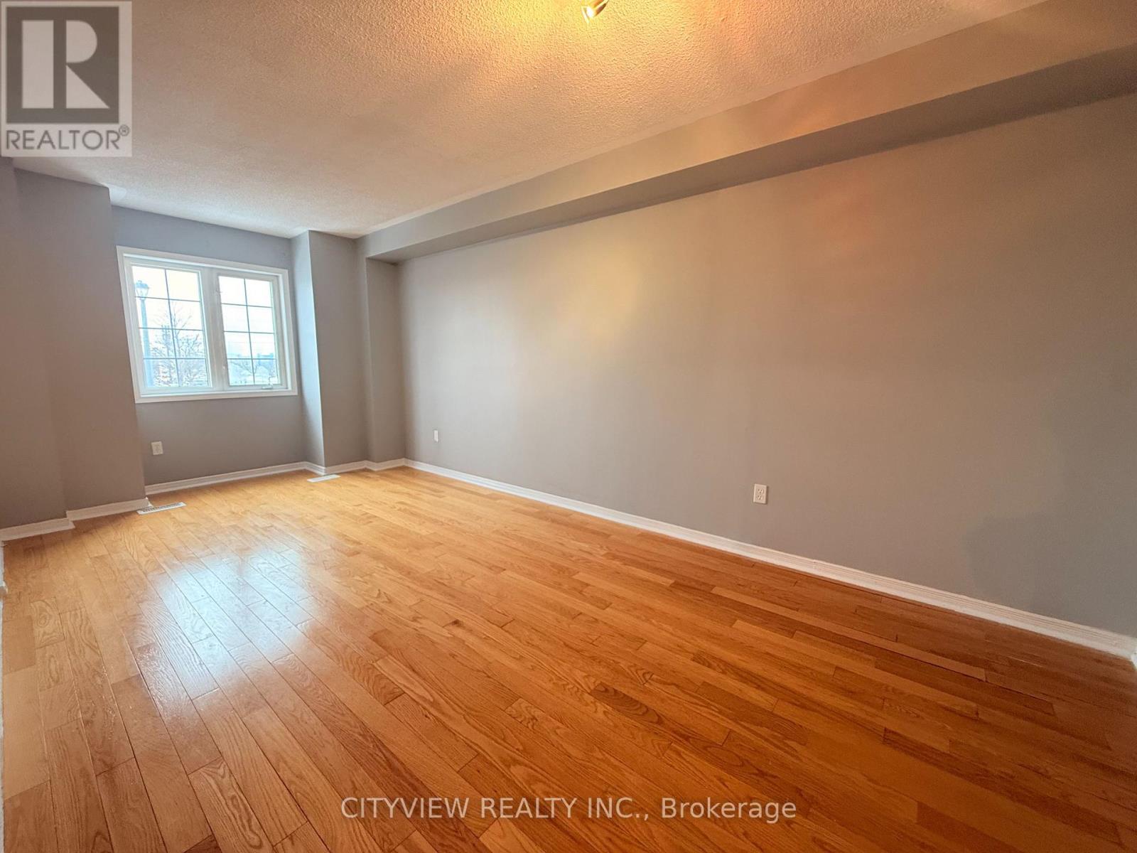 5727 Retreat Street, Mississauga, Ontario  L5R 0B5 - Photo 2 - W12635522