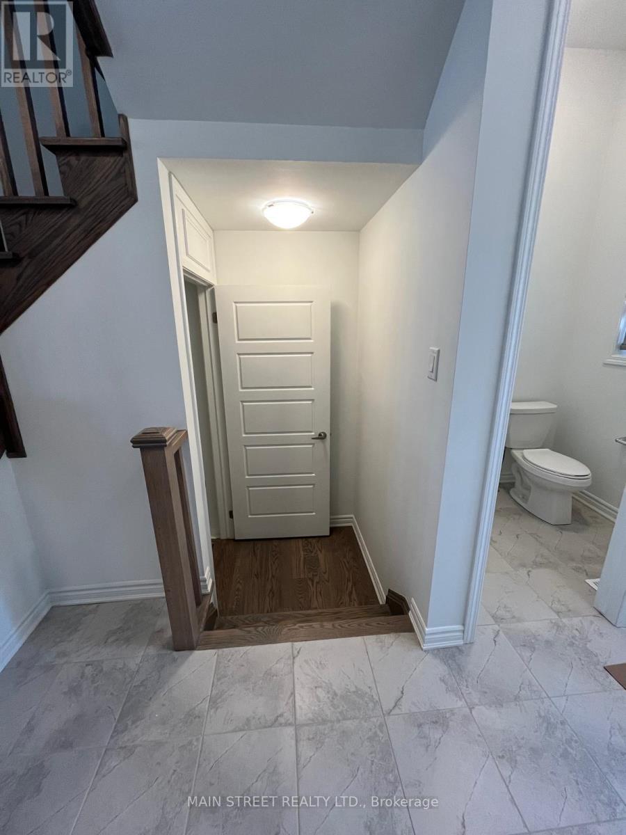 1633 Thames Circle, Milton, Ontario  L9E 1Y6 - Photo 4 - W12635526