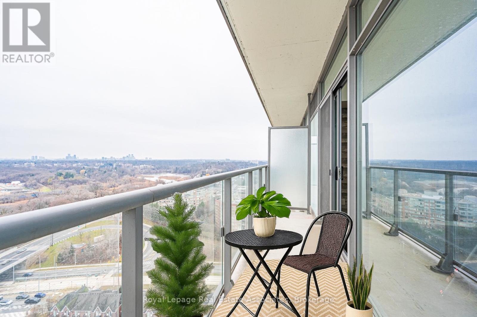 2206 - 105 The Queensway, Toronto, Ontario  M6S 5B5 - Photo 14 - W12635532