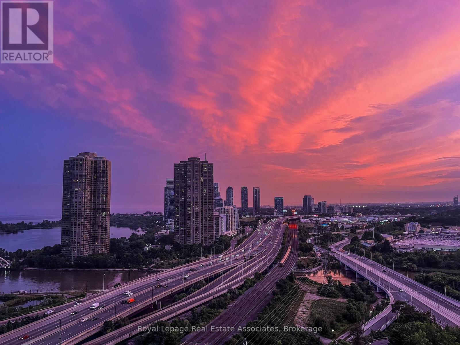 2206 - 105 The Queensway, Toronto, Ontario  M6S 5B5 - Photo 2 - W12635532