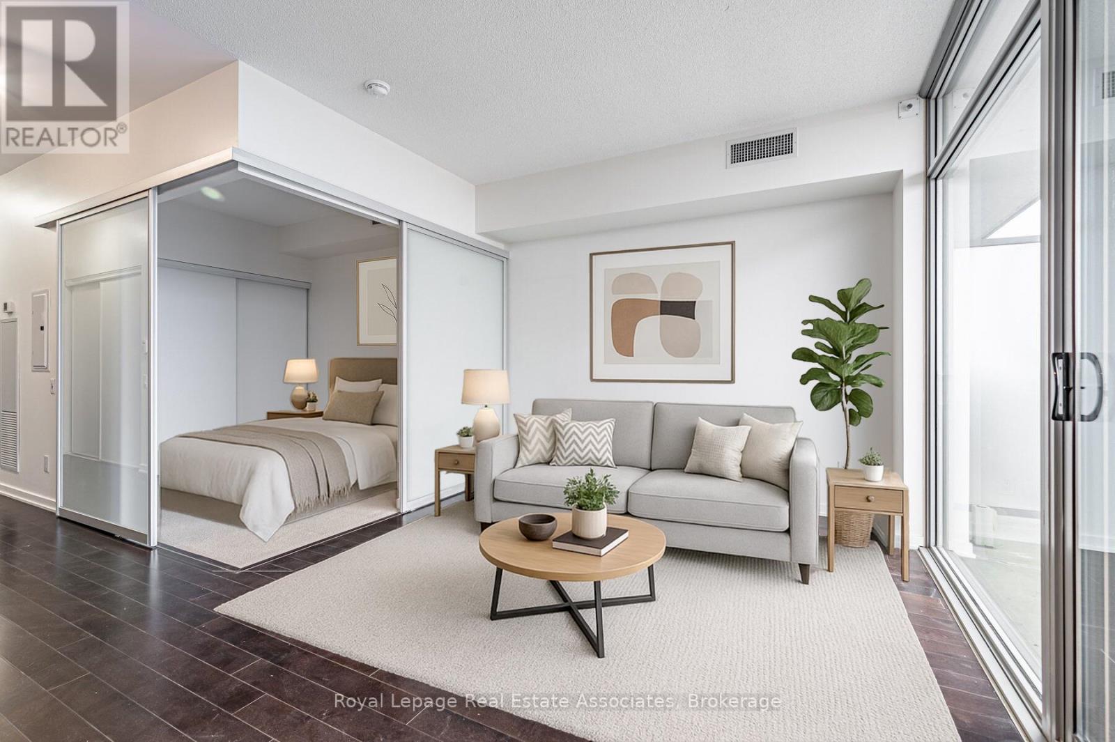 2206 - 105 The Queensway, Toronto, Ontario  M6S 5B5 - Photo 3 - W12635532