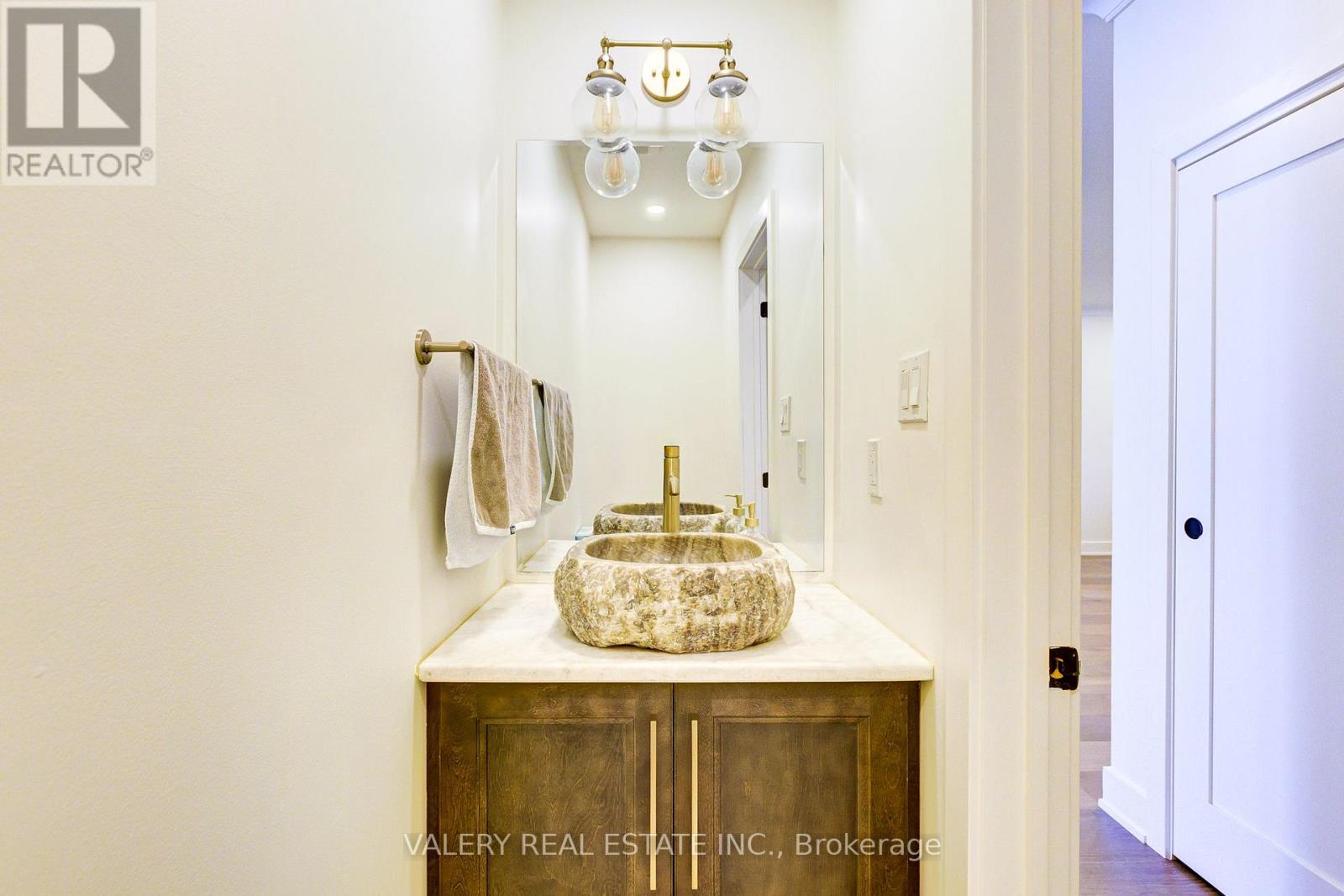 3553 Jorie Crescent, Mississauga, Ontario  L5M 7G5 - Photo 29 - W12635534