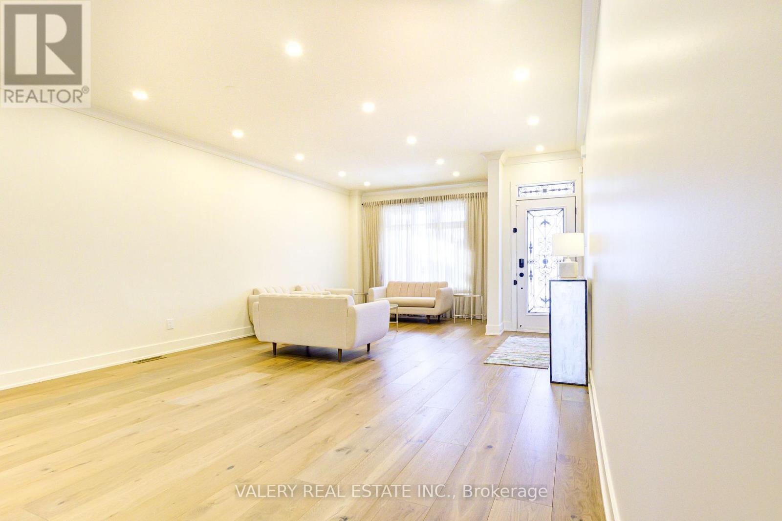 3553 Jorie Crescent, Mississauga, Ontario  L5M 7G5 - Photo 4 - W12635534