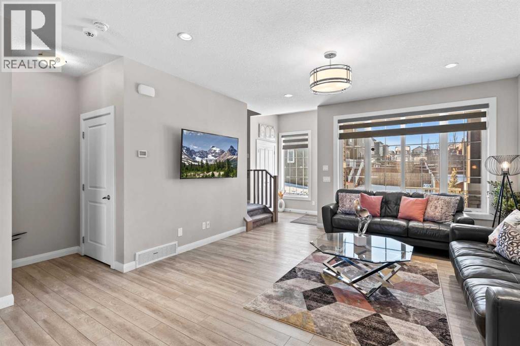 18 Evanscrest Heights Nw, Calgary, Alberta  T3P 0S3 - Photo 9 - A2274763