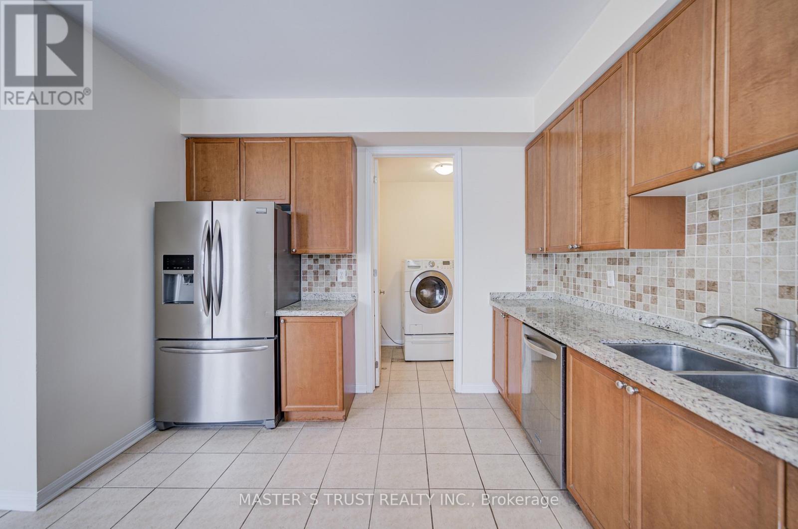 7 Yates Avenue, Toronto, Ontario  M1L 0C6 - Photo 24 - E12635562