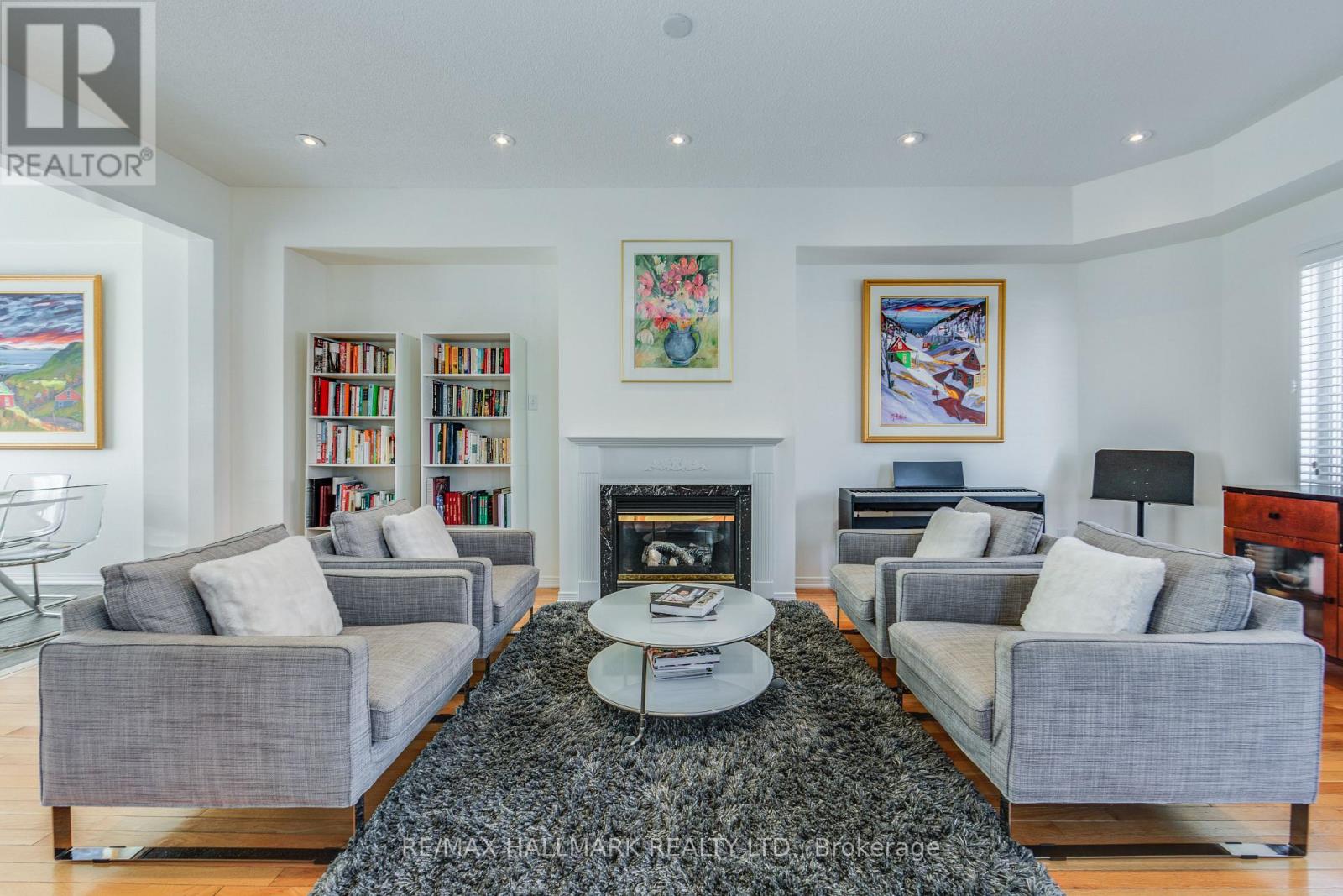 10 Filmic Lane, Toronto, Ontario  M4M 3R1 - Photo 3 - E12635576