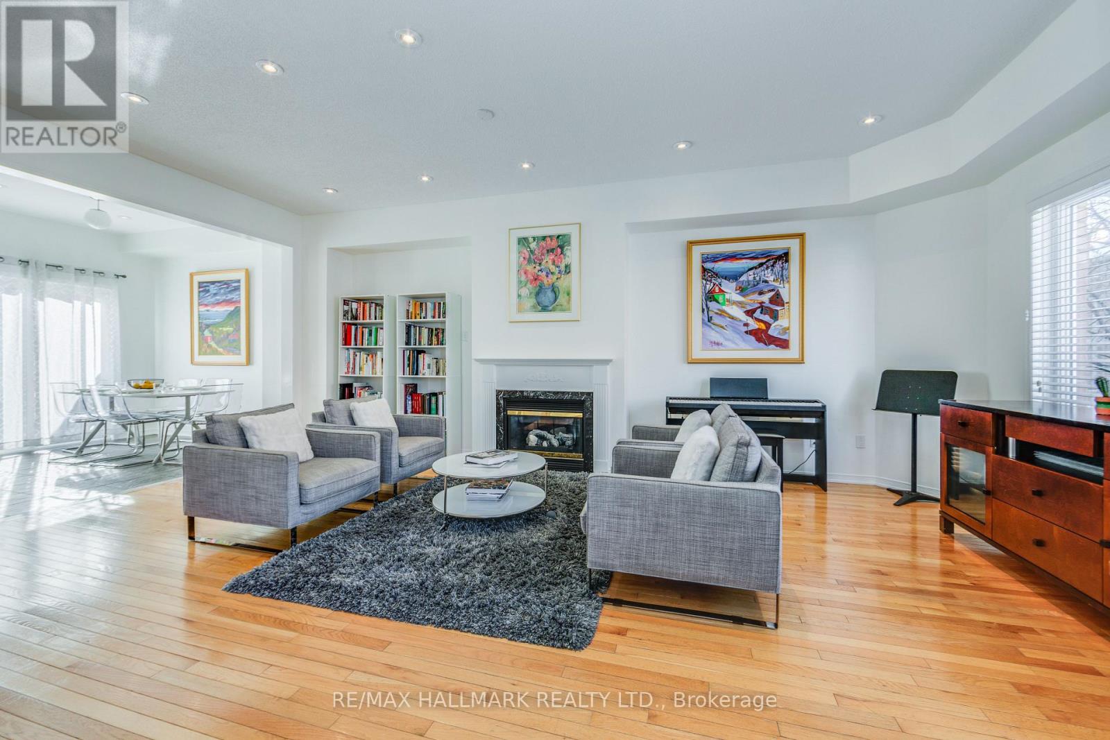 10 Filmic Lane, Toronto, Ontario  M4M 3R1 - Photo 4 - E12635576
