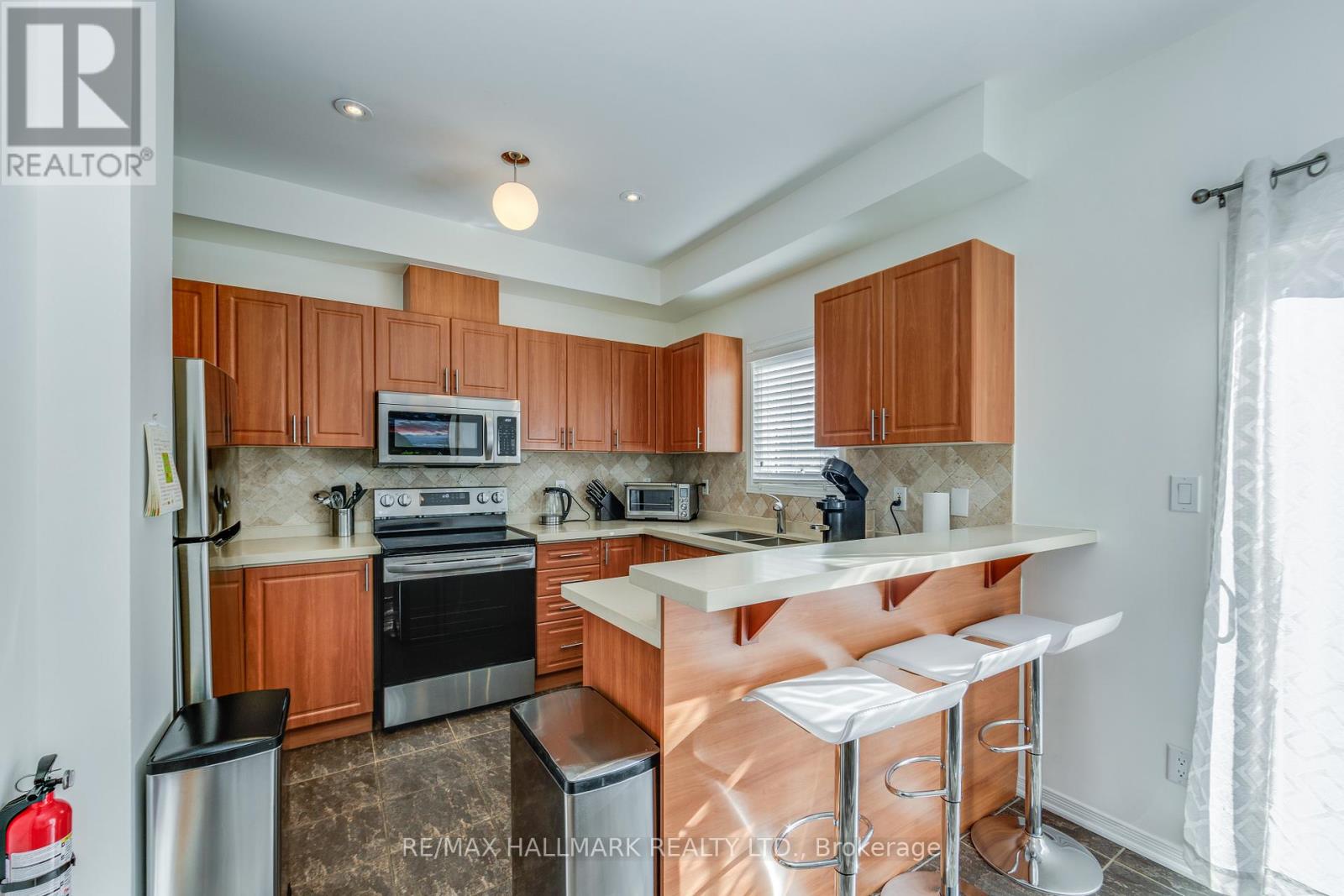 10 Filmic Lane, Toronto, Ontario  M4M 3R1 - Photo 7 - E12635576