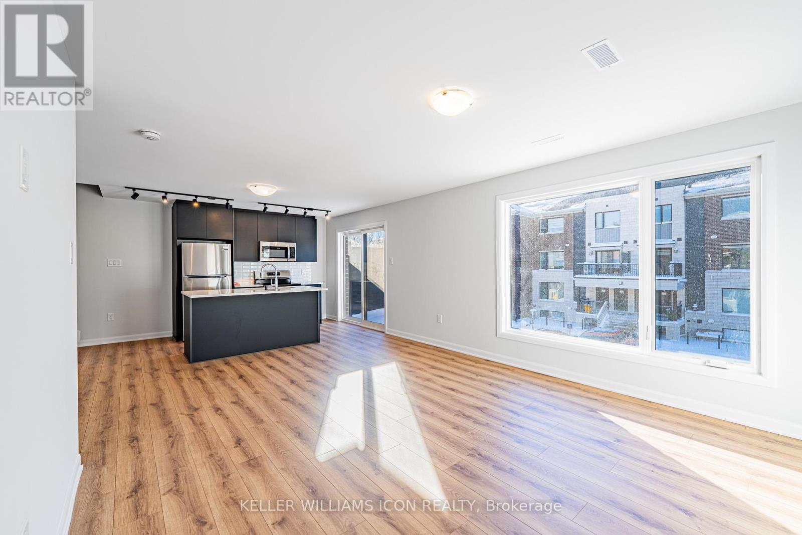 1128 Creekway Private, Ottawa, Ontario  K2T 0S9 - Photo 13 - X12635594