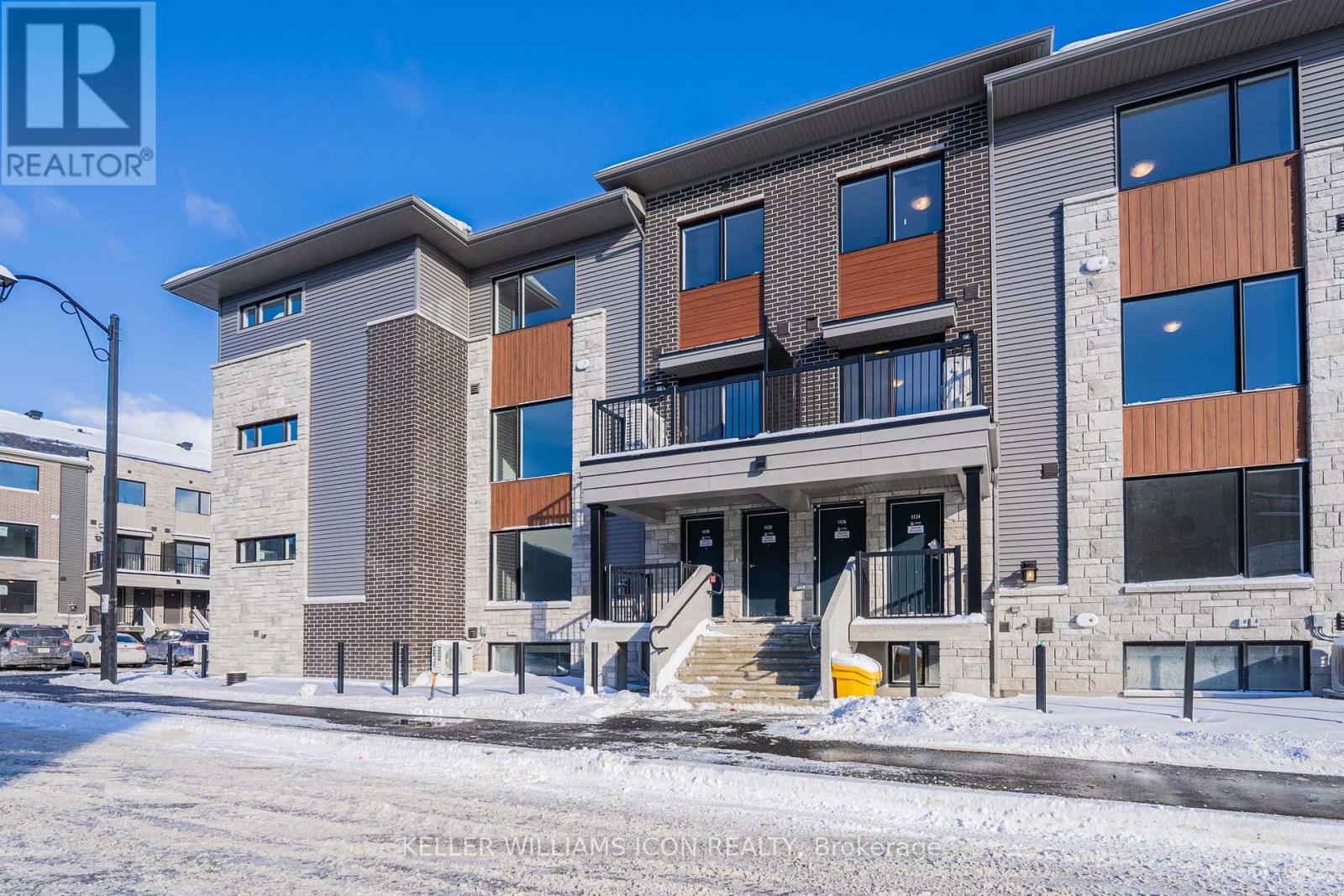 1128 Creekway Private, Ottawa, Ontario  K2T 0S9 - Photo 2 - X12635594