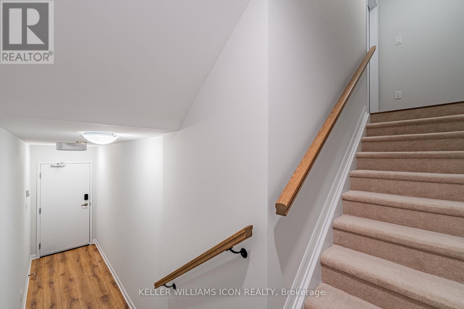 1128 Creekway Private, Ottawa, Ontario  K2T 0S9 - Photo 5 - X12635594