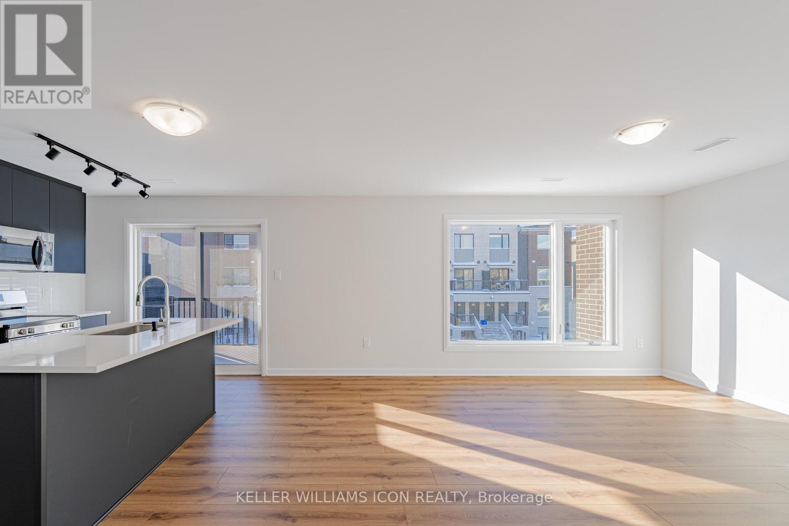 1128 Creekway Private, Ottawa, Ontario  K2T 0S9 - Photo 6 - X12635594