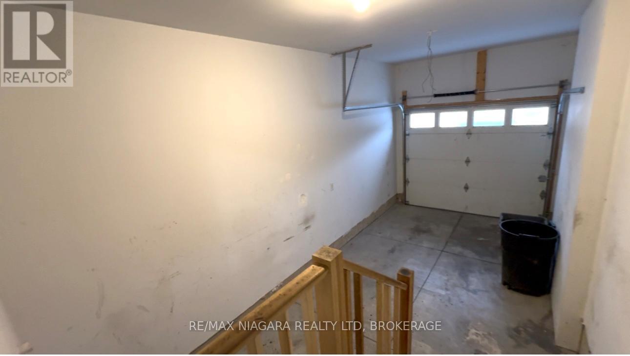 263 Louise Street, Welland, Ontario  L3B 0H8 - Photo 11 - X12635592