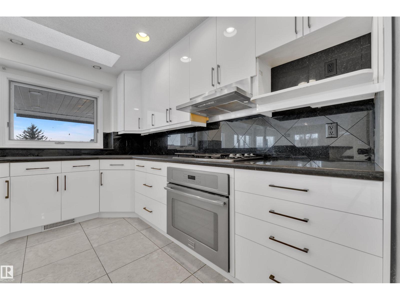 106 Twin Brooks Cove Cv Nw, Edmonton, Alberta  T6J 6T1 - Photo 21 - E4468146