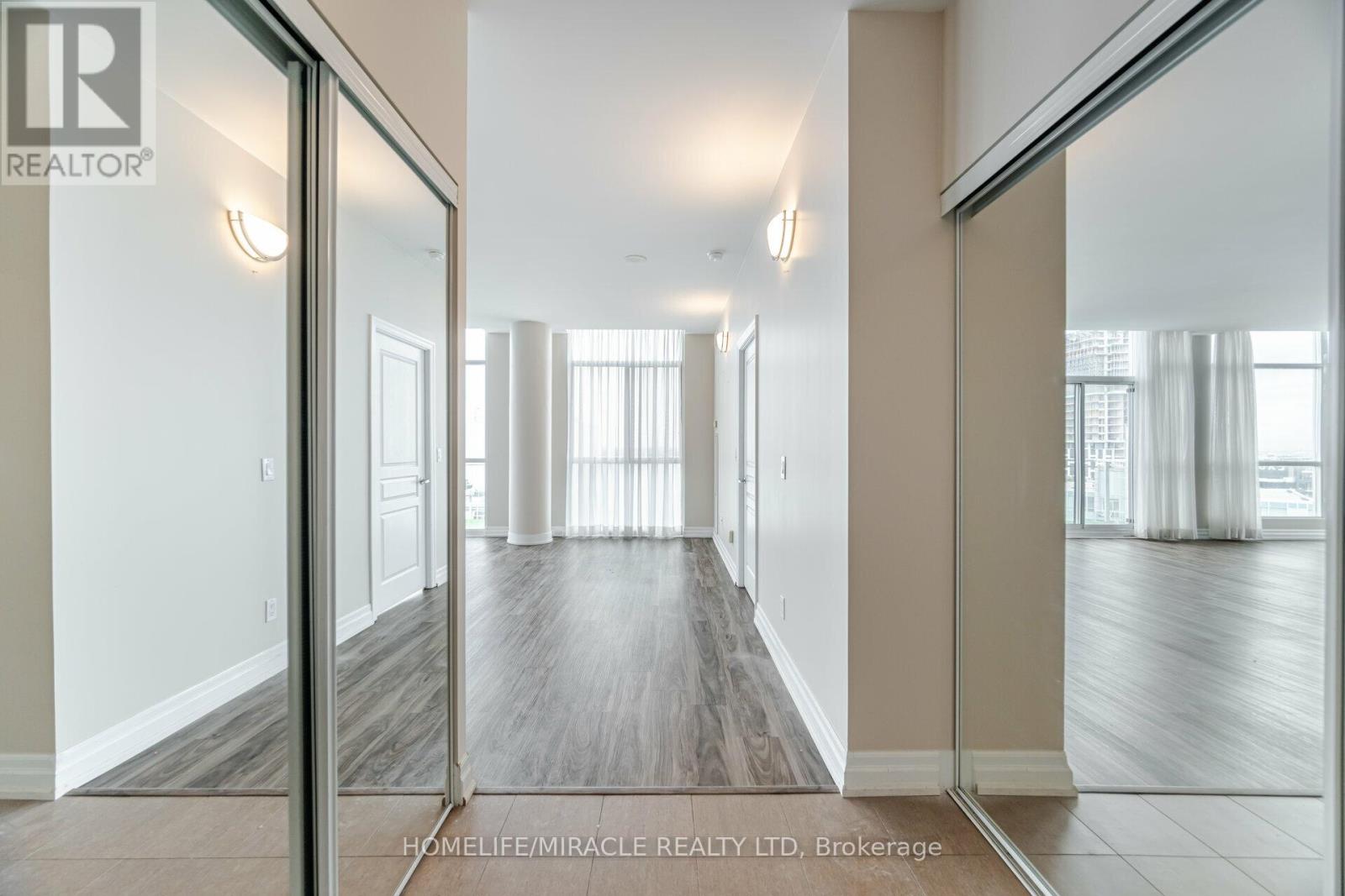 Ph2 - 225 Webb Drive, Mississauga, Ontario  L5B 4P2 - Photo 8 - W12635602