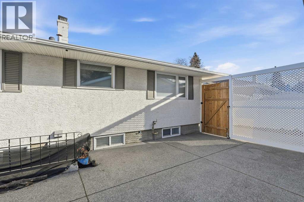 2219 Halifax Crescent Nw, Calgary, Alberta  T2M 4E1 - Photo 39 - A2270302