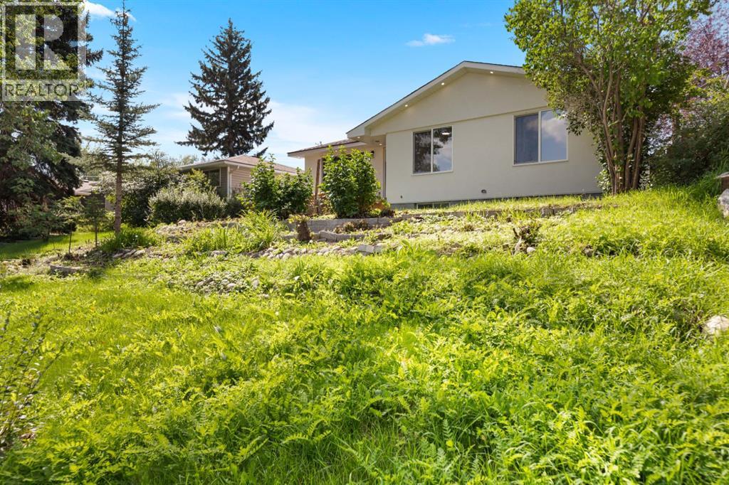 3419 19 Street Nw, Calgary, Alberta  T2L 2A9 - Photo 3 - A2252208