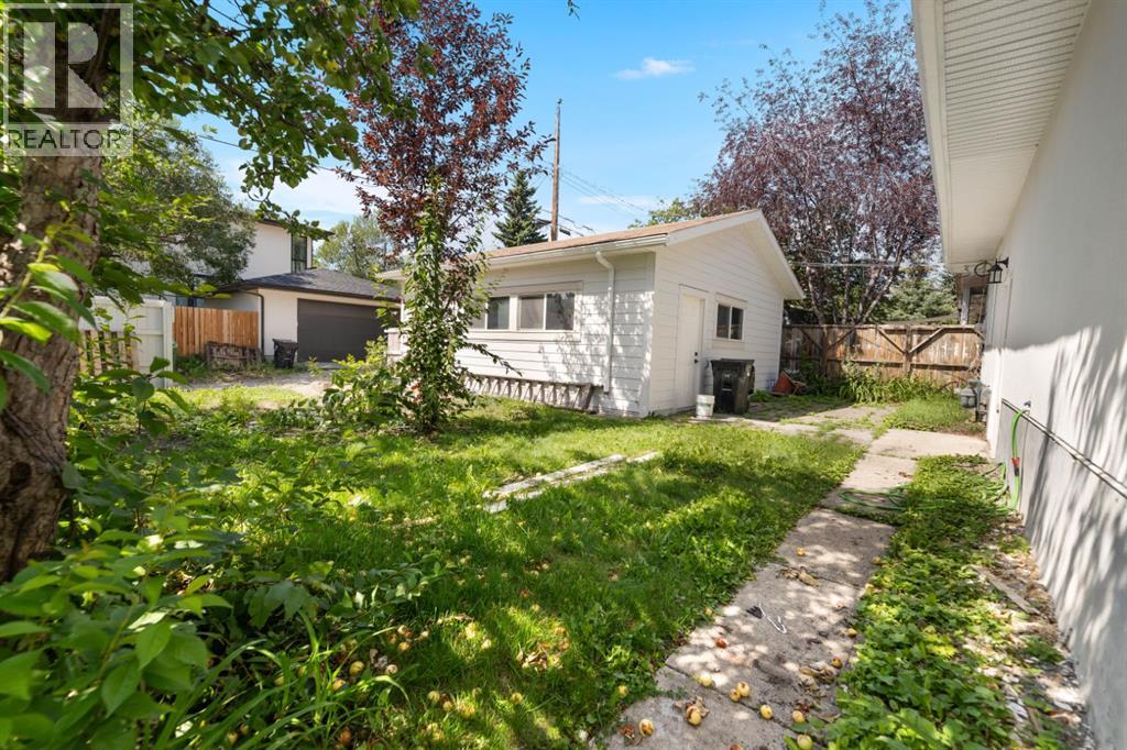 3419 19 Street Nw, Calgary, Alberta  T2L 2A9 - Photo 4 - A2252208